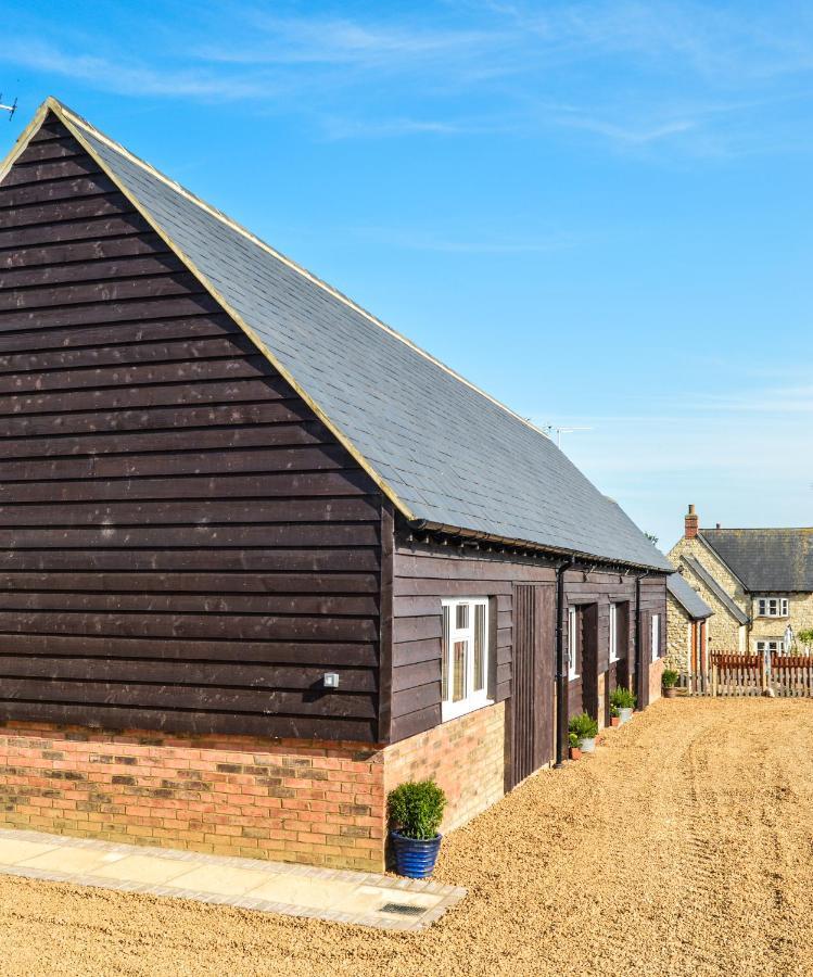 Buttercup Cottage At The Old Tractor Barn Brackley  Esterno foto