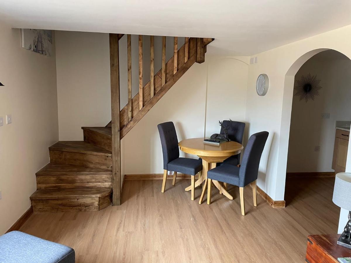 Buttercup Cottage At The Old Tractor Barn Brackley  Esterno foto